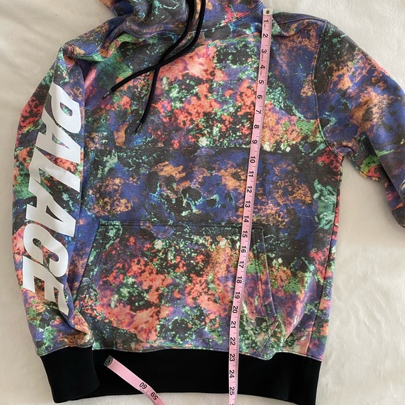 Palace hoodie ✨$24 when bundled✨ - Picture 9 of 12